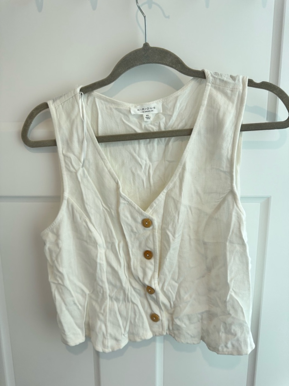 Kikirious White Button-Front V-Neck Crop Top